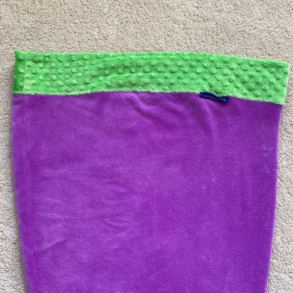 Blankie Tails Mermaid Tail Blanket - Picture 2 of 6